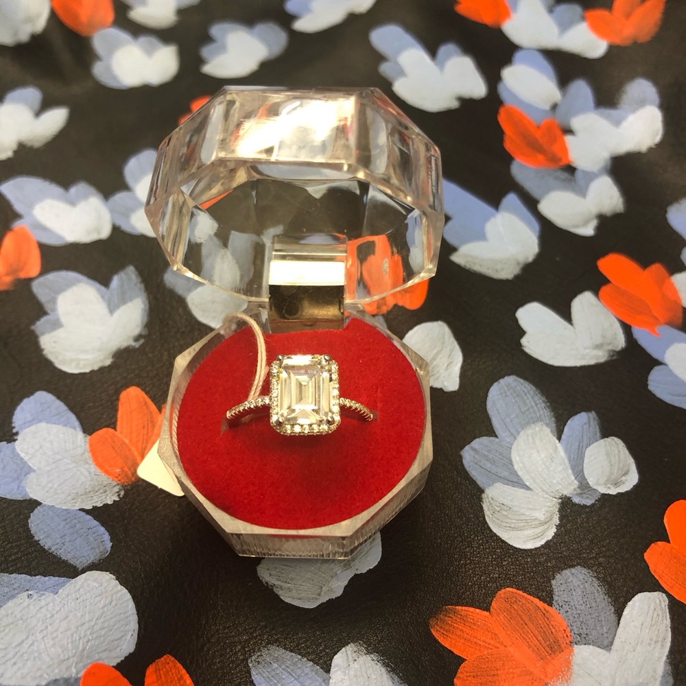 New Silver Engagement Ring 2.5 Ct CZ size 7